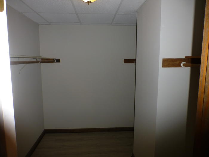 Large Walk in closet Listing photo 27