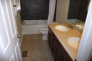 Master Bath Listing photo 10
